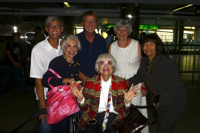 Arriving in New York - Jerry Green, Gloria, Gary Hall, Carol Channing, Donna Martin and Sylvia Long Arriving in New York - Jerry Green, Gloria, Gary Hall, Carol Channing, Donna Martin and Sylvia Long